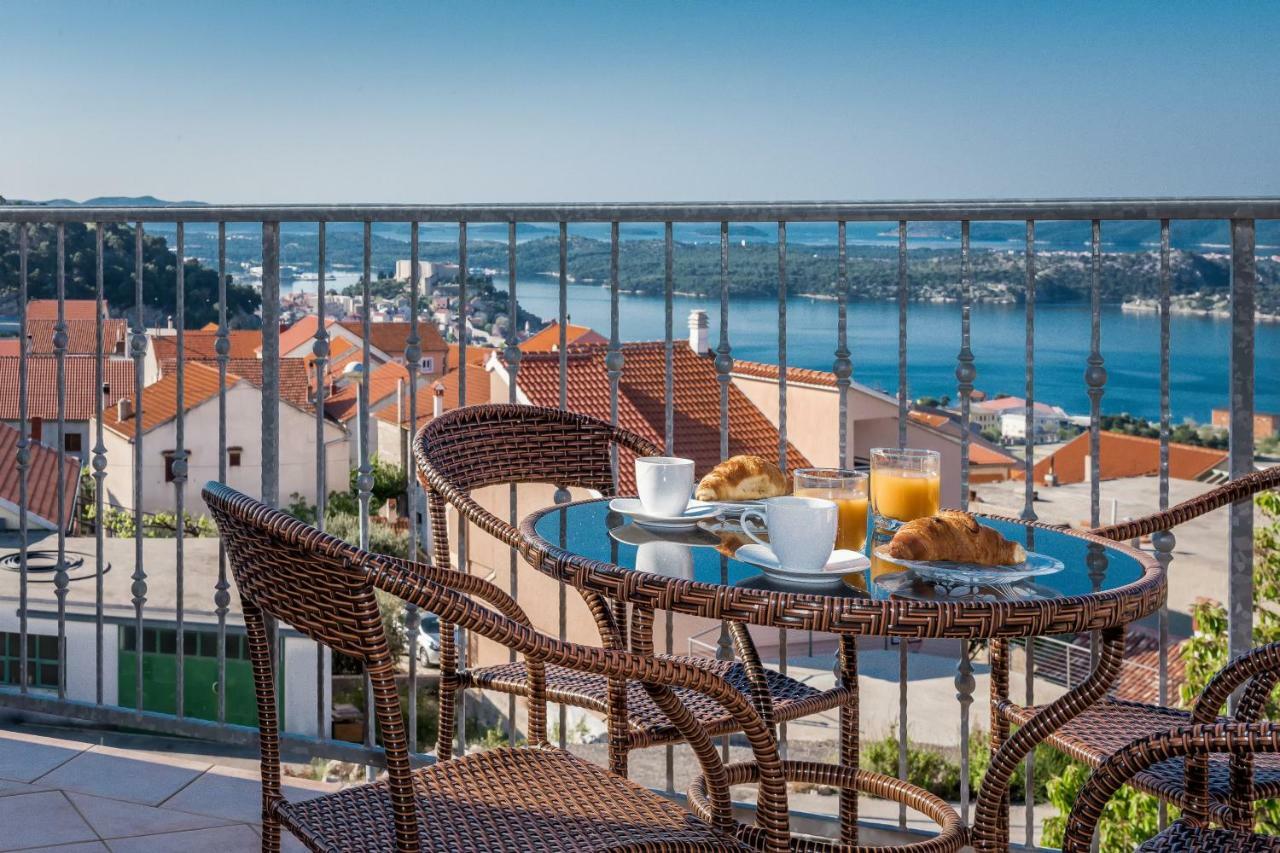 Apartment Anamarija With Sea View Šibenik Esterno foto