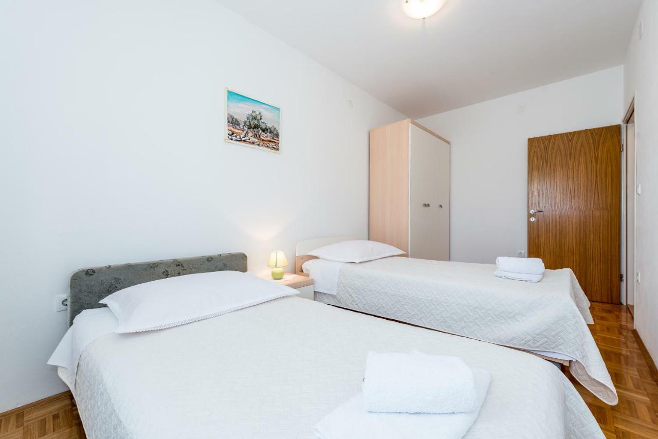 Apartment Anamarija With Sea View Šibenik Esterno foto